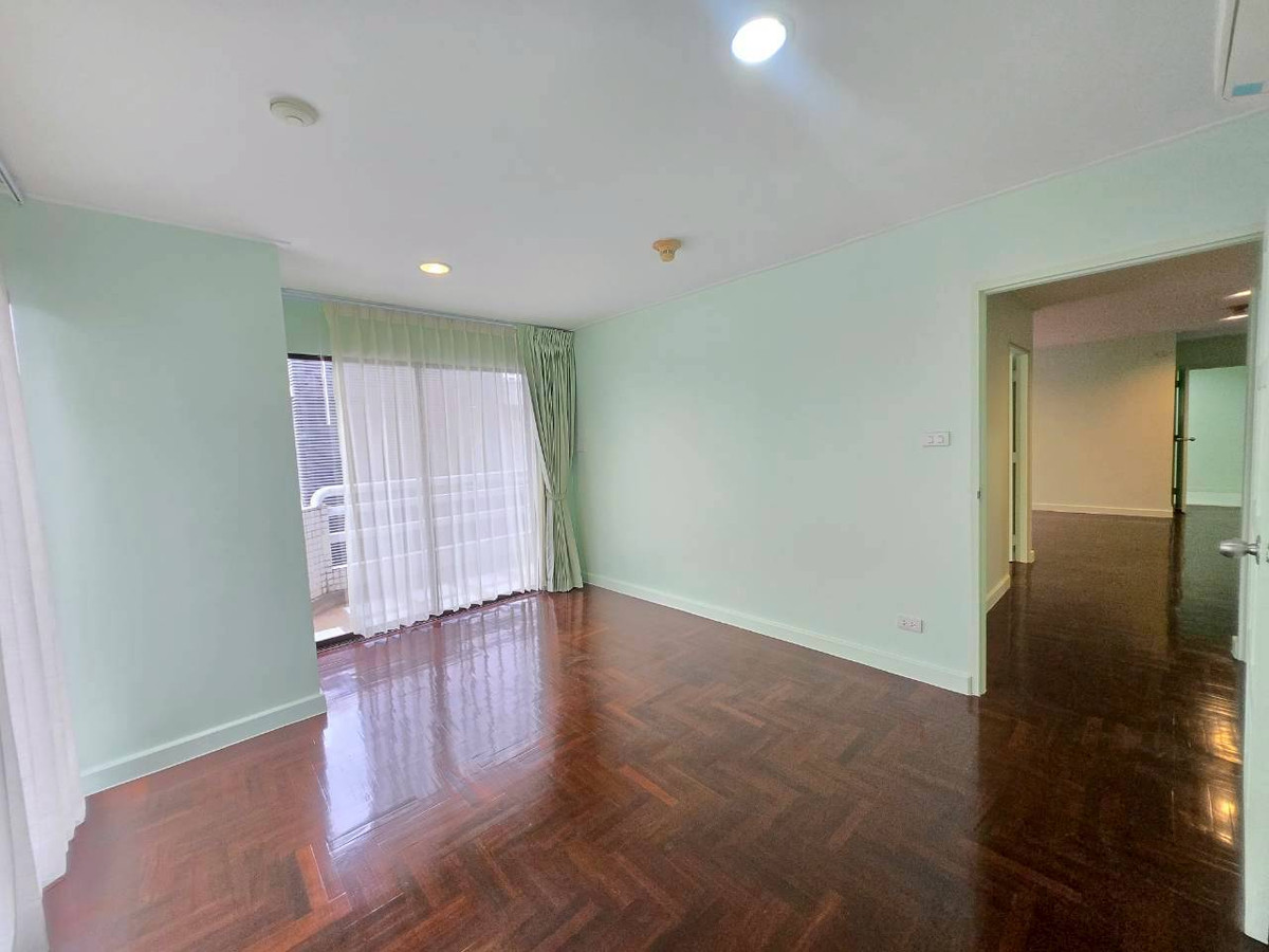 ขายคอนโดสุขุมวิท อโศก ทองหล่อ : 🔥ขายถูกคอนโด Richmond Palace 🔥ห้องมุม  รีโนเวทใหม่  143.82 ตร.ม. 3 นอน 3 น้ำ*ห้องแม่บ้าน