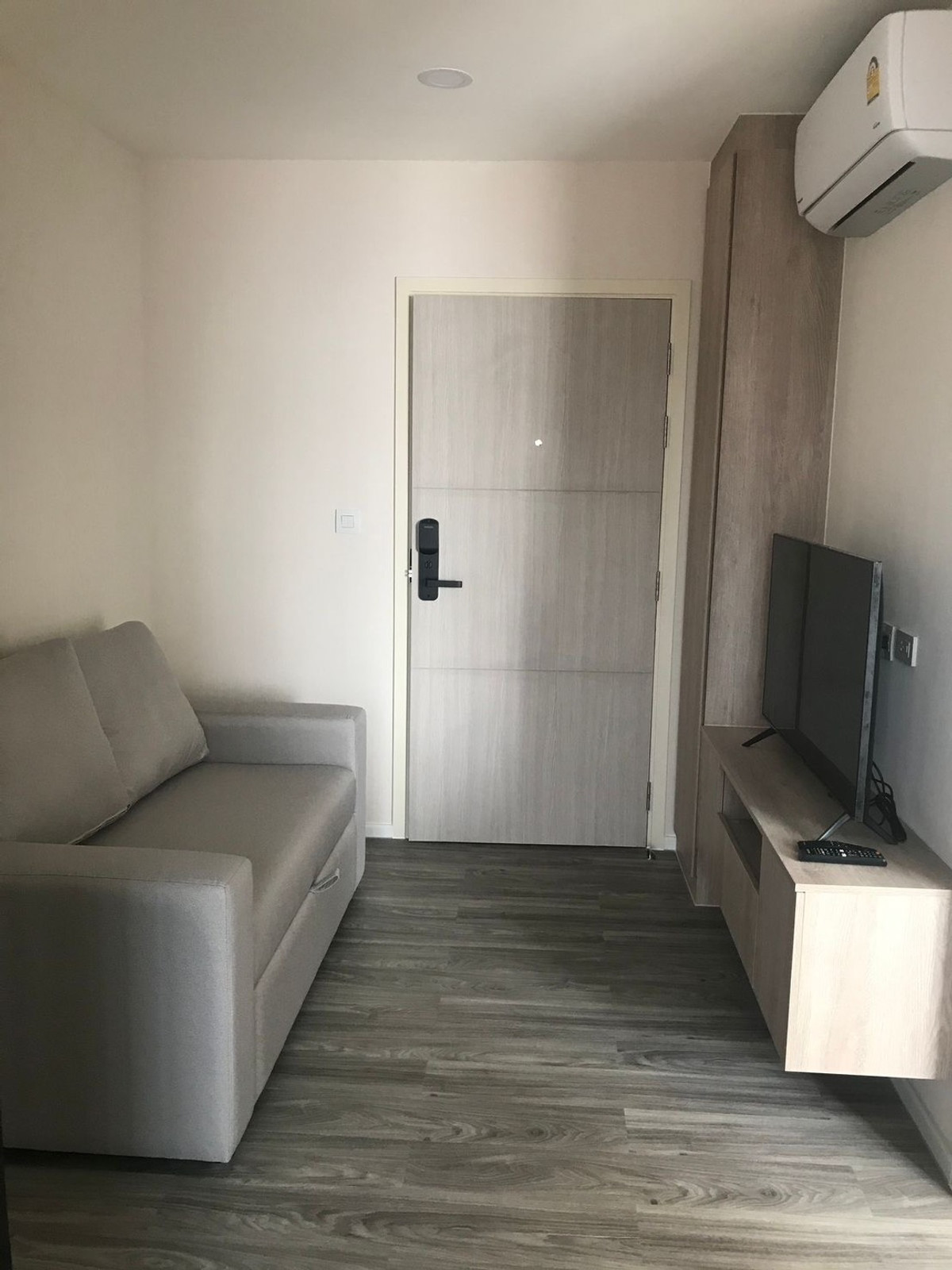 For SaleCondoOnnut, Udomsuk : For rent IKon Sukhumvit 77 ✨ 4th floor | Size 29 sq m. | Beautiful room, ready to move in 🏡 💰 Rent 13,000 baht/month, fully furnished + complete electrical appliances.