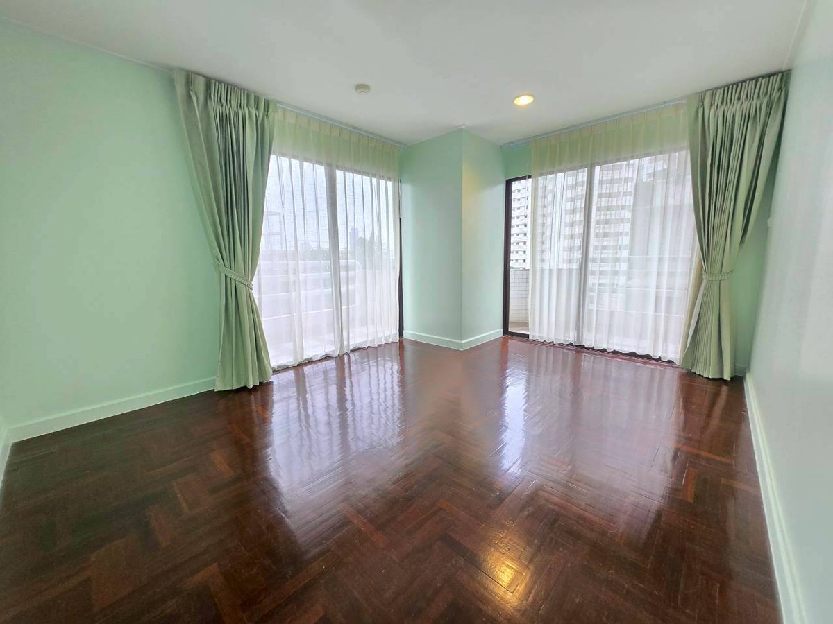 ขายคอนโดสุขุมวิท อโศก ทองหล่อ : 🔥ขายถูกคอนโด Richmond Palace 🔥ห้องมุม  รีโนเวทใหม่  143.82 ตร.ม. 3 นอน 3 น้ำ*ห้องแม่บ้าน