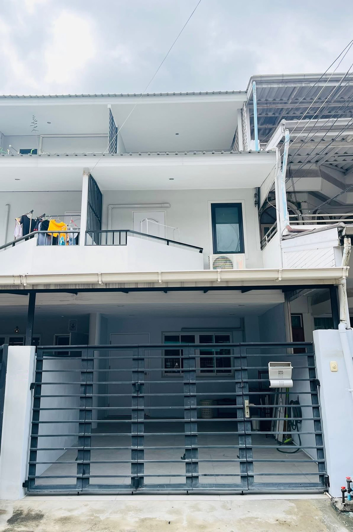 For RentTownhomeKasetsart, Ratchayothin : Townhome for rent, Phahonyothin 32, near BTS Senanikom, only 700 meters and near Kasetsart University.