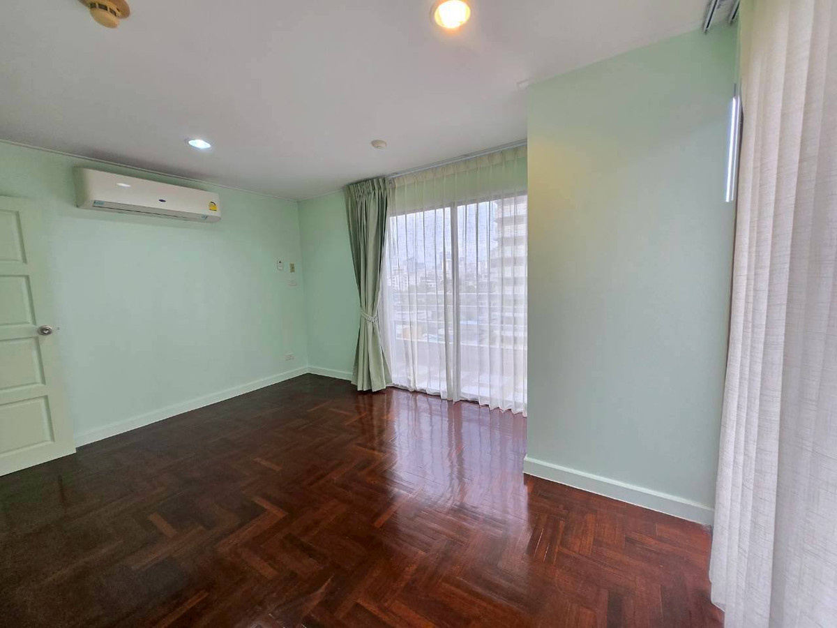 ขายคอนโดสุขุมวิท อโศก ทองหล่อ : 🔥ขายถูกคอนโด Richmond Palace 🔥ห้องมุม  รีโนเวทใหม่  143.82 ตร.ม. 3 นอน 3 น้ำ*ห้องแม่บ้าน