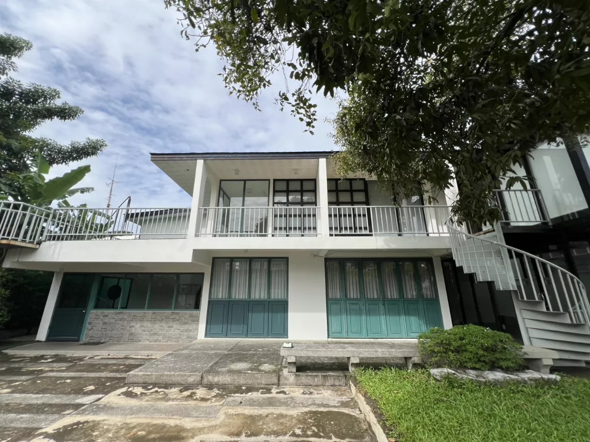 Home OfficeOnnut, Udomsuk : For Sale or Rent Bangkok Home Office Sukhumvit Phra Khanong BTS Punnawithi BRE25846