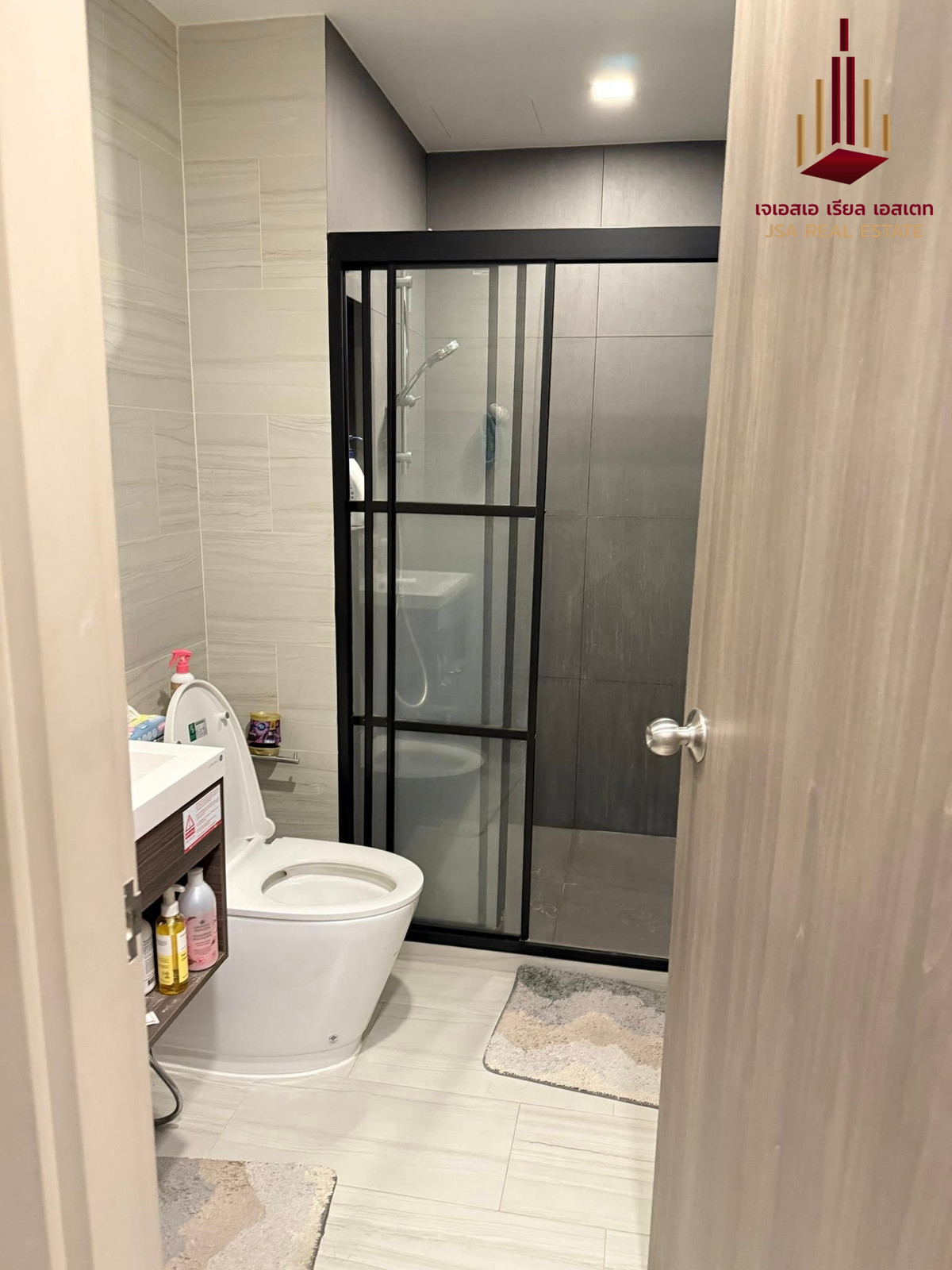 For SaleCondoLadprao, Central Ladprao : ✨ For Sale: Metris Ladprao Condo ✨ 💰 Only 5,690,000 THB