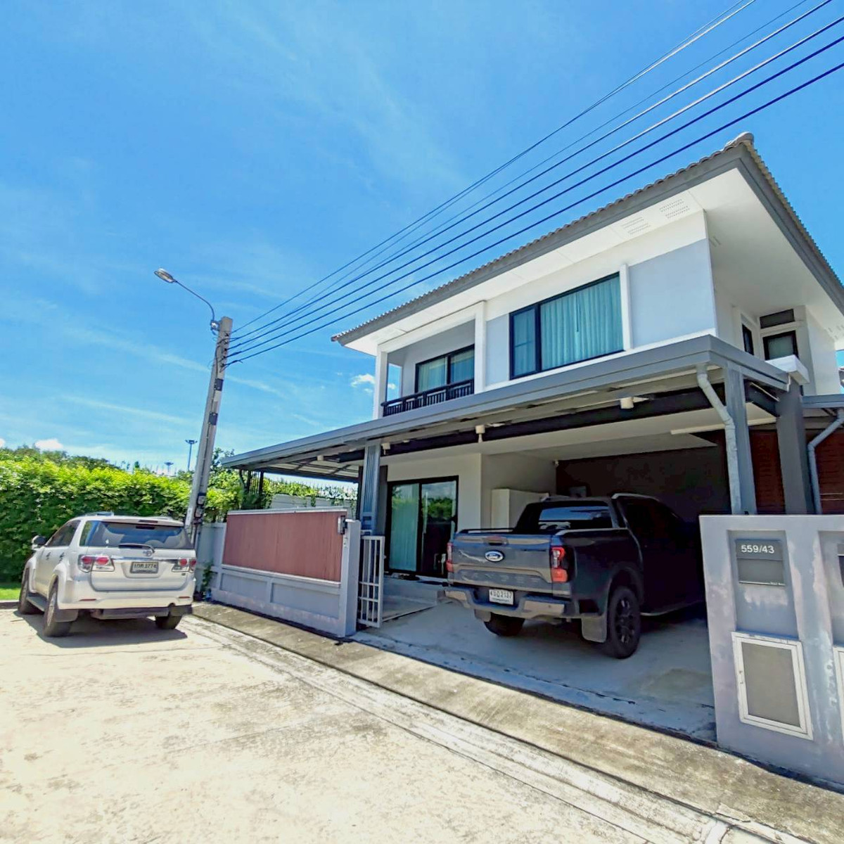 ขายสมุทรปราการ สำโรง : ขาย บ้านสวย หลังริม Britania บางนา กม.26  พร้อมสวนน้ำตกเสริมฮวงจุ้ย