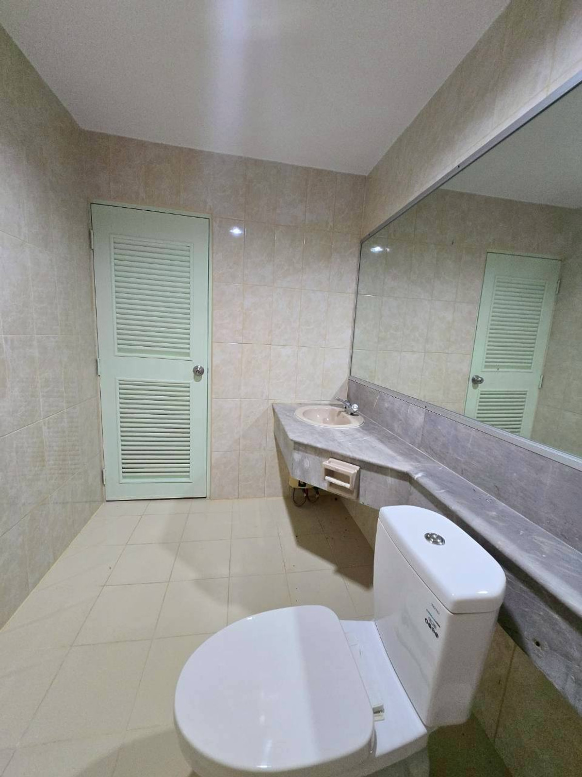 ขายคอนโดสุขุมวิท อโศก ทองหล่อ : 🔥ขายถูกคอนโด Richmond Palace 🔥ห้องมุม  รีโนเวทใหม่  143.82 ตร.ม. 3 นอน 3 น้ำ*ห้องแม่บ้าน