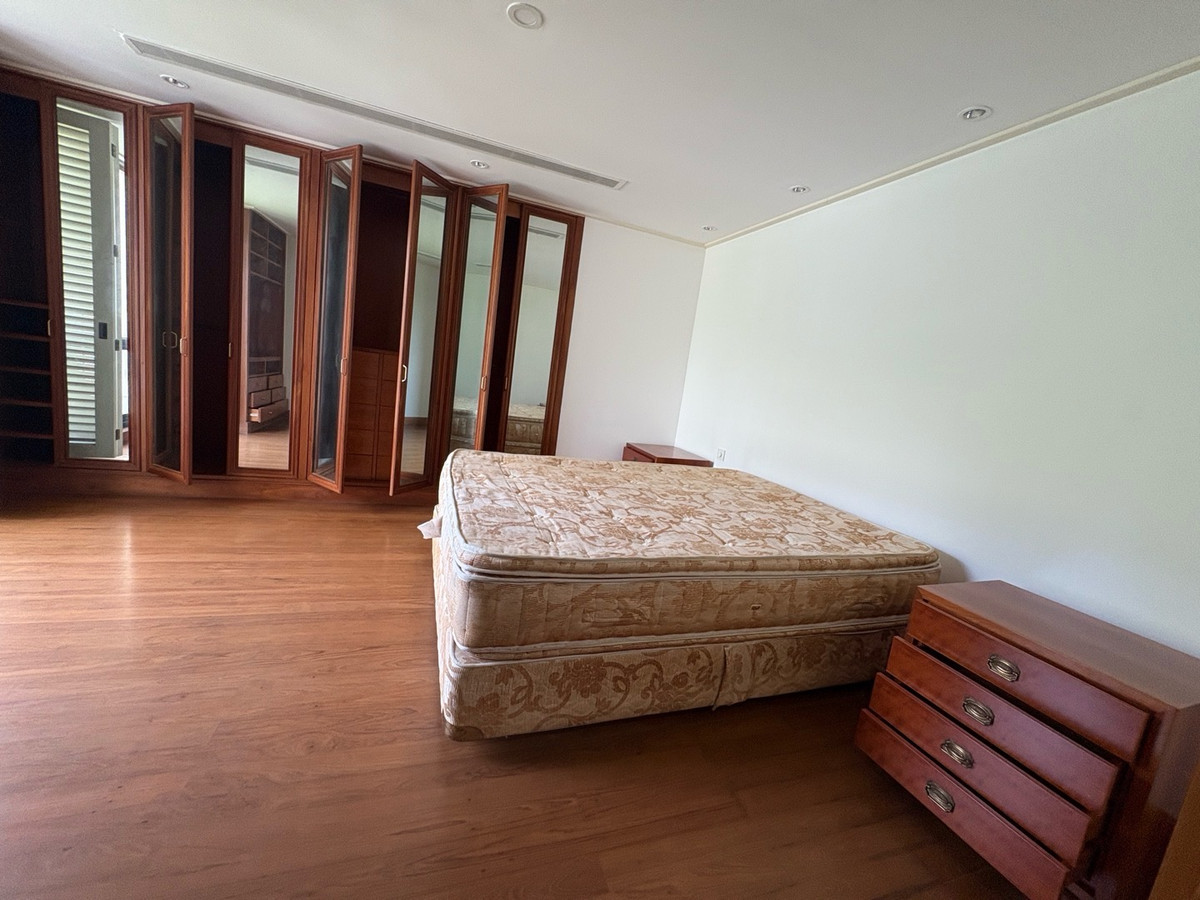 For SaleCondoWitthayu, Chidlom, Langsuan, Ploenchit : SOMKID GARDEN | 3 Bedroom Residence 334 SQM | Rare Unit in Chidlom