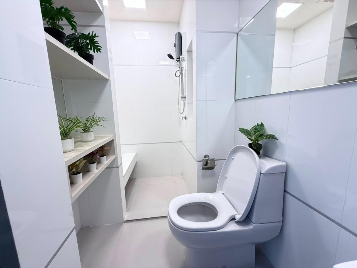 ให้เช่าคอนโดพระราม 9 เพชรบุรีตัดใหม่ RCA : 🔥ให้เช่าด่วน🔥 ทรู ทองหล่อ ห้องกว้าง วิวไม่บล็อค เฟอร์นิเจอร์ครบพร้อมเข้าอยู่ ใกล้รถไฟฟ้า BTS ทองหล่อ