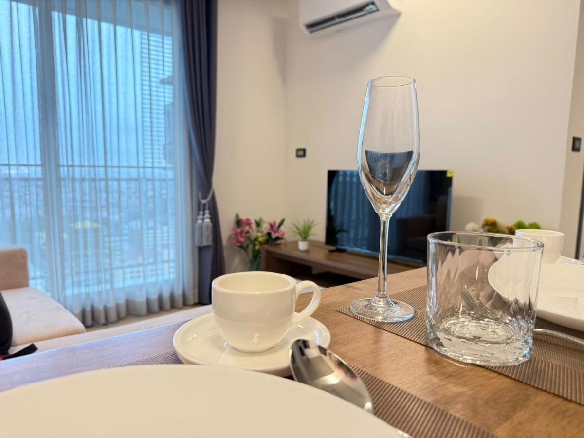 ให้เช่าคอนโดพระราม 9 เพชรบุรีตัดใหม่ RCA : 🔥ให้เช่าด่วน🔥 ทรู ทองหล่อ ห้องกว้าง วิวไม่บล็อค เฟอร์นิเจอร์ครบพร้อมเข้าอยู่ ใกล้รถไฟฟ้า BTS ทองหล่อ