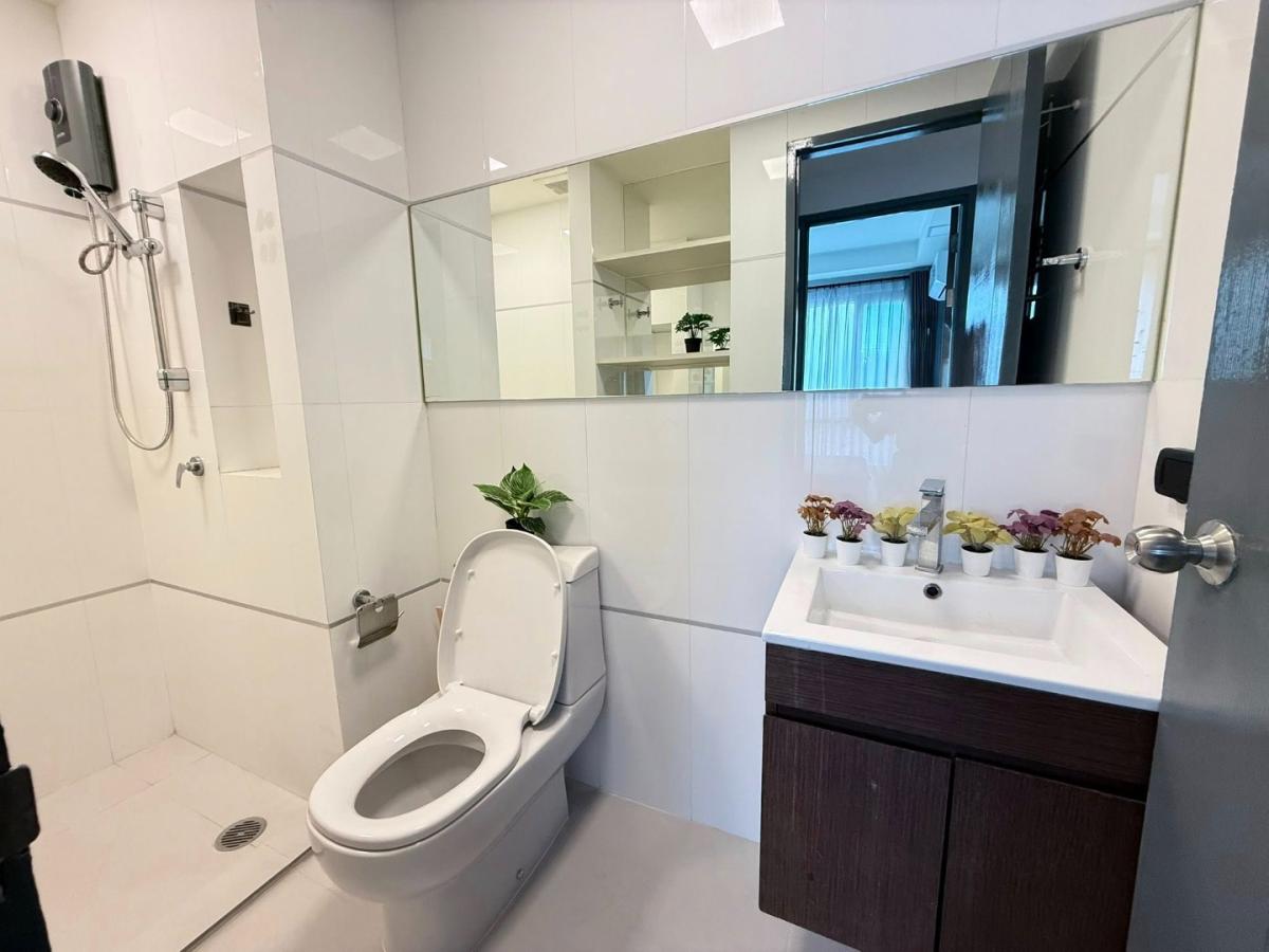 ให้เช่าคอนโดพระราม 9 เพชรบุรีตัดใหม่ RCA : 🔥ให้เช่าด่วน🔥 ทรู ทองหล่อ ห้องกว้าง วิวไม่บล็อค เฟอร์นิเจอร์ครบพร้อมเข้าอยู่ ใกล้รถไฟฟ้า BTS ทองหล่อ