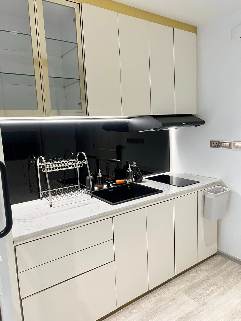 For RentCondoSukhumvit, Asoke, Thonglor : 🔥Urgent Rent🔥 The Clover Thonglor, fully furnished, ready to move in, near BTS Thonglor.