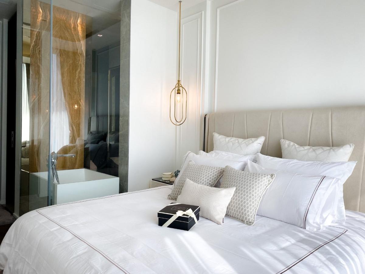 For RentCondoWitthayu, Chidlom, Langsuan, Ploenchit : 🔥Urgent for rent🔥 Twenty Eight Chidlom, luxuriously decorated room (east facing), fully furnished, ready to move in, just 280 meters from BTS Chidlom.