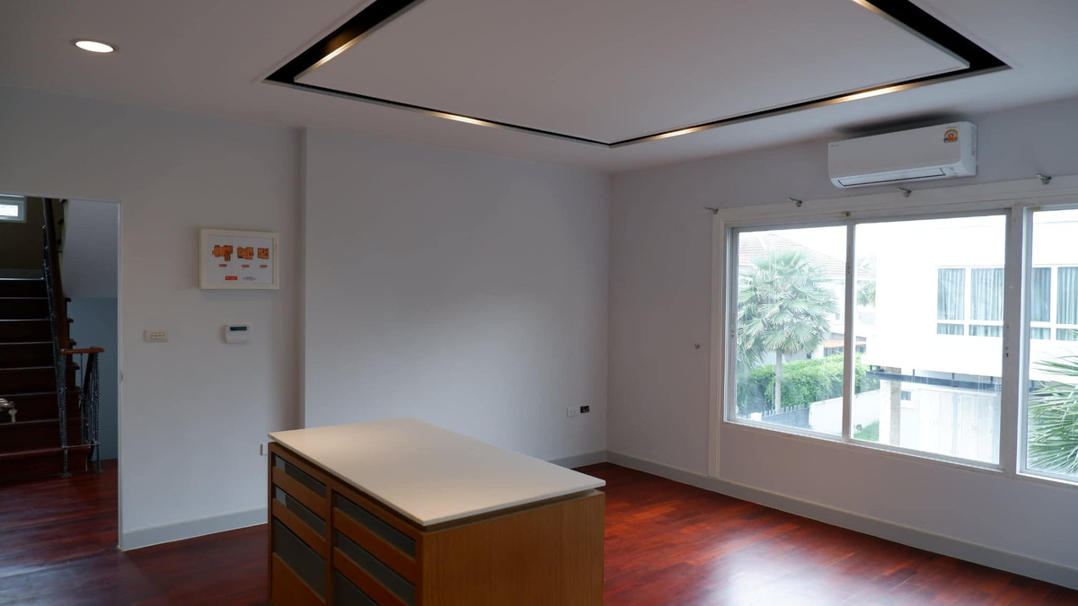 HousePattanakan, Srinakarin : P-2834 For rent/Urgent sale!  Luxury detached house Grand Bangkok Boulevard Rama 9 - Srinakarin, ready to move in.