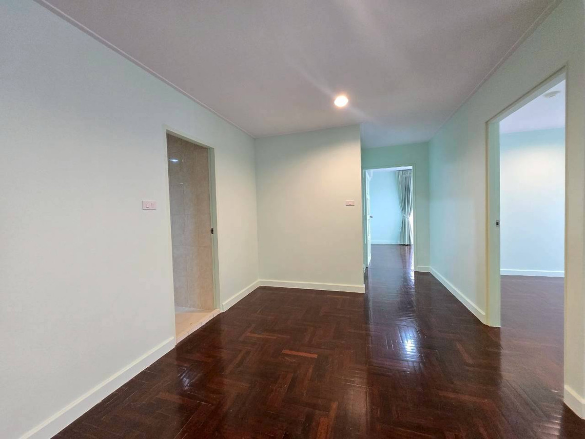 ขายคอนโดสุขุมวิท อโศก ทองหล่อ : 🔥ขายถูกคอนโด Richmond Palace 🔥ห้องมุม  รีโนเวทใหม่  143.82 ตร.ม. 3 นอน 3 น้ำ*ห้องแม่บ้าน