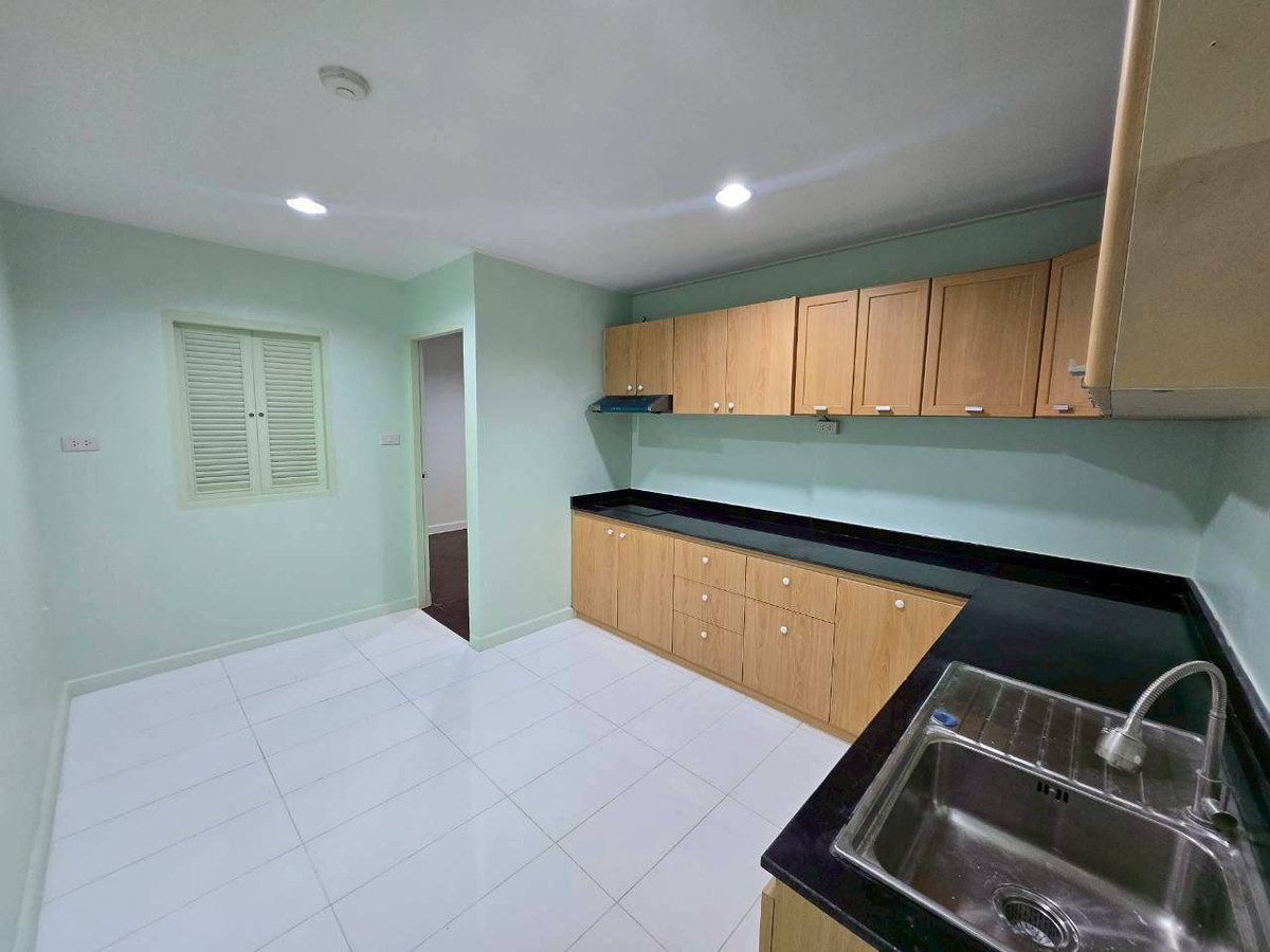 ขายคอนโดสุขุมวิท อโศก ทองหล่อ : 🔥ขายถูกคอนโด Richmond Palace 🔥ห้องมุม  รีโนเวทใหม่  143.82 ตร.ม. 3 นอน 3 น้ำ*ห้องแม่บ้าน