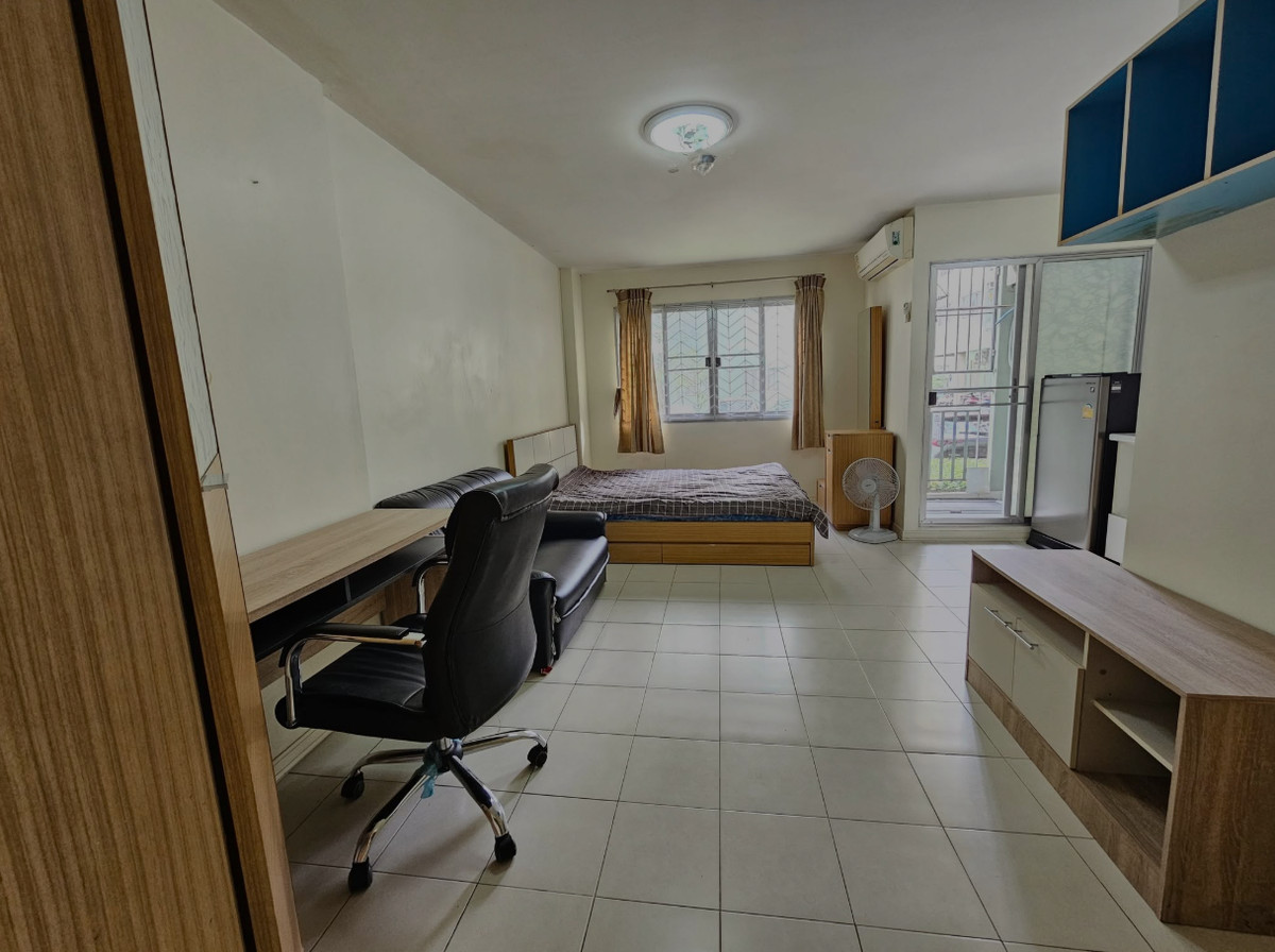 For RentCondoRamkhamhaeng, Hua Mak : For rent, Lumpini Bodindecha-Ramkhamhaeng, Building A3, 1st floor, simple, near 7-Eleven, Lotus, pier, very good location, convenient to exit in front of Ramkhamhaeng, 5500 baht/mo.