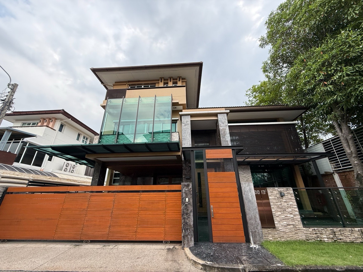 HouseKaset Nawamin,Ladplakao : For sale/rent 🏡 Grand Bangkok Boulevard Kaset-Nawamin project from SC ASSET, newly decorated with built-ins throughout. Premium materials