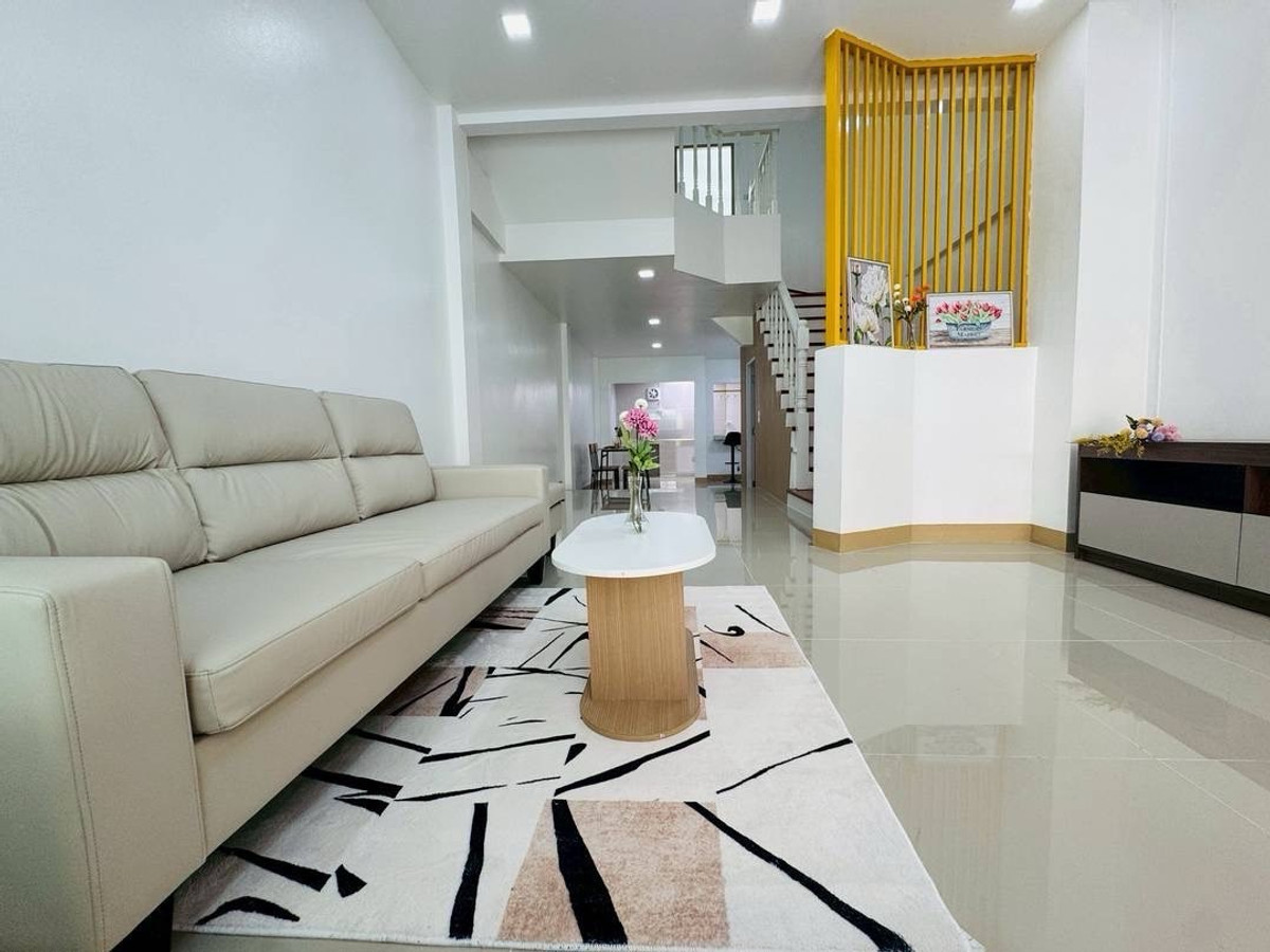 ขายทาวน์โฮมพระราม 5 ราชพฤกษ์ บางกรวย : หมู่บ้านมณีรินทร์ เลค แอนด์ พาร์ค ถนน 345 – โซนนันทนาการ์เด้น ฟรีเฟอร์ครบ พร้อมเข้าอยู่ได้ทันที!