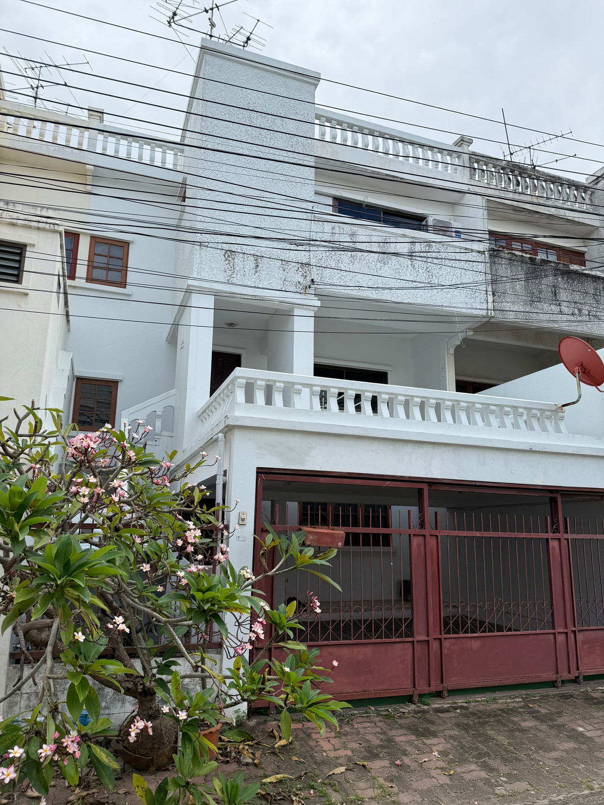 ให้เช่าทาวน์โฮมพัฒนาการ ศรีนครินทร์ : ให้เช่าทาวน์โฮม หมู่บ้านเอื้อสุข ซ.พัฒนาการ 56 ใกล้ Airport link หัวหมาก, ซีคอนสแควร์​ ศรีนครินทร์