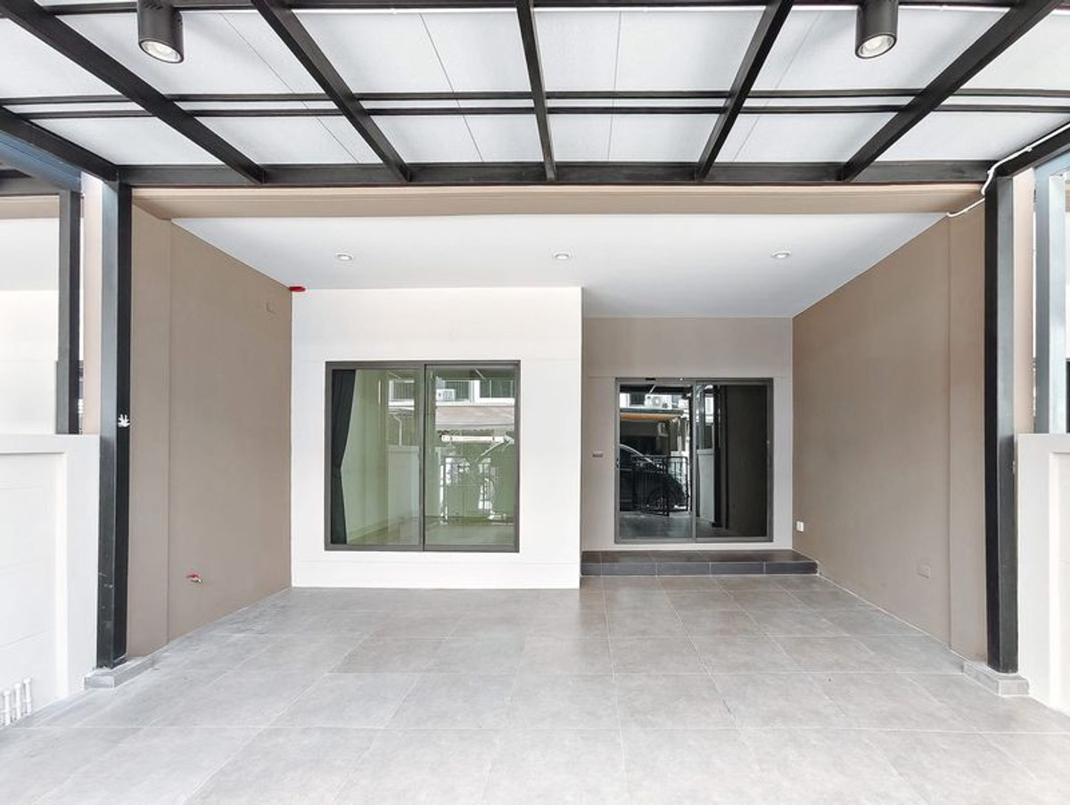 ขายทาวน์โฮมสมุทรปราการ สำโรง : 🏠 ขายทาวน์โฮม 2 ชั้น V Compound บางนา–ศรีนครินทร์ โดย SC Asset  เนื้อที่ 19.9 ตารางวา 2 ห้องนอน ตำบลบางแก้ว อำเภอบางพลี สมุทรปราการ