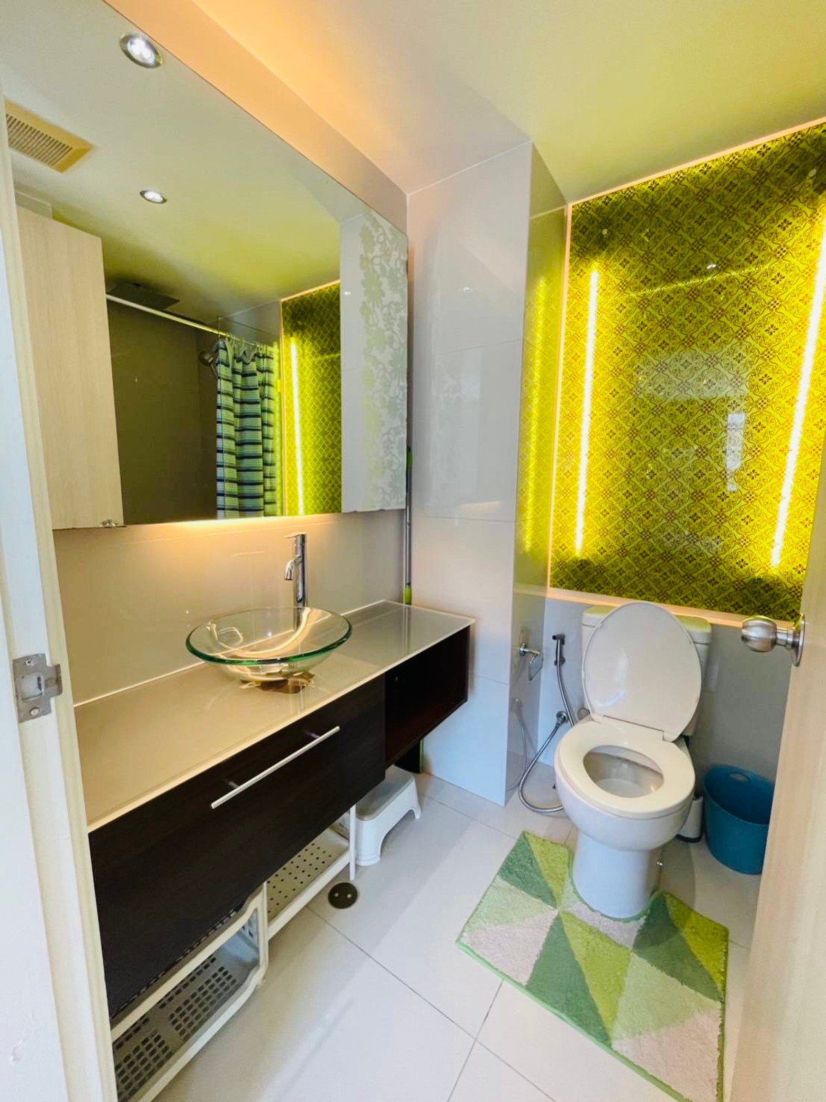 For RentCondoPattaya, Bangsaen, Chonburi : For Rent: Grand Caribbean Resort Condo in Pattaya (Rt-01)