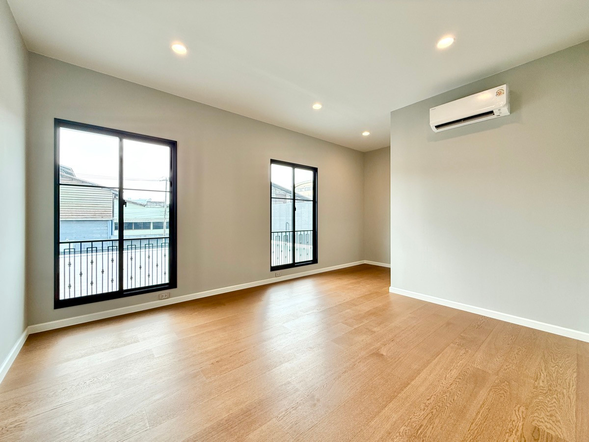 ขายบ้านสมุทรปราการ สำโรง : Else Bearing 32 บ้านเดี่ยว แปลงใหญ่ 170 ตร.วา  พร้อม Pool & Garden 📞 092-690-5445 โครงการ Private มีแค่ 4 หลัง ไม่มีค่าส่วนกลาง 