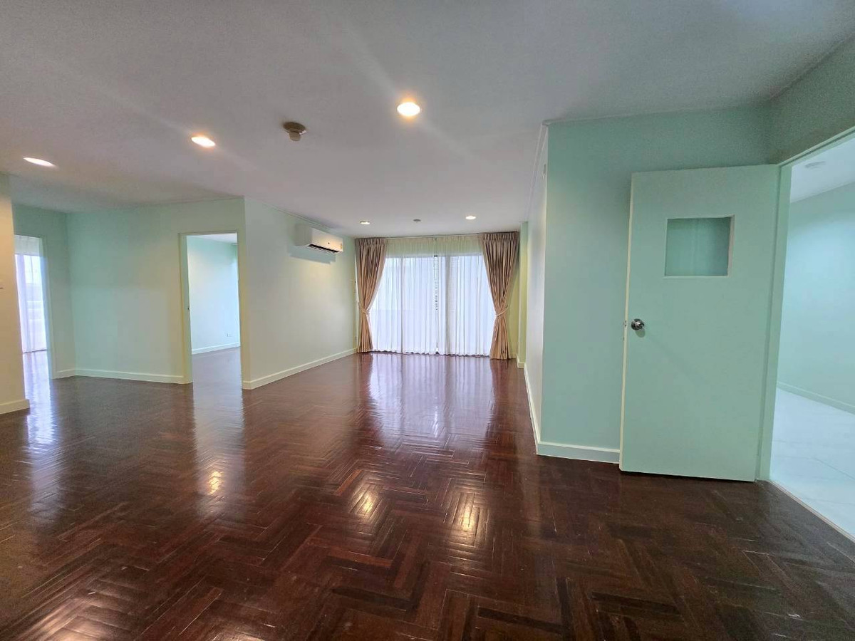 ขายคอนโดสุขุมวิท อโศก ทองหล่อ : 🔥ขายคอนโด Richmond Palace 🔥ห้องมุม  รีโนเวทใหม่  143.82 ตร.ม. 3 นอน 3 น้ำ*ห้องแม่บ้าน