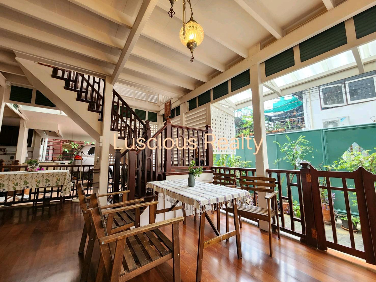 For RentHouseSathorn, Narathiwat : HOUSE for rent in Sathorn 
 Beautiful Unique Vintage Styling