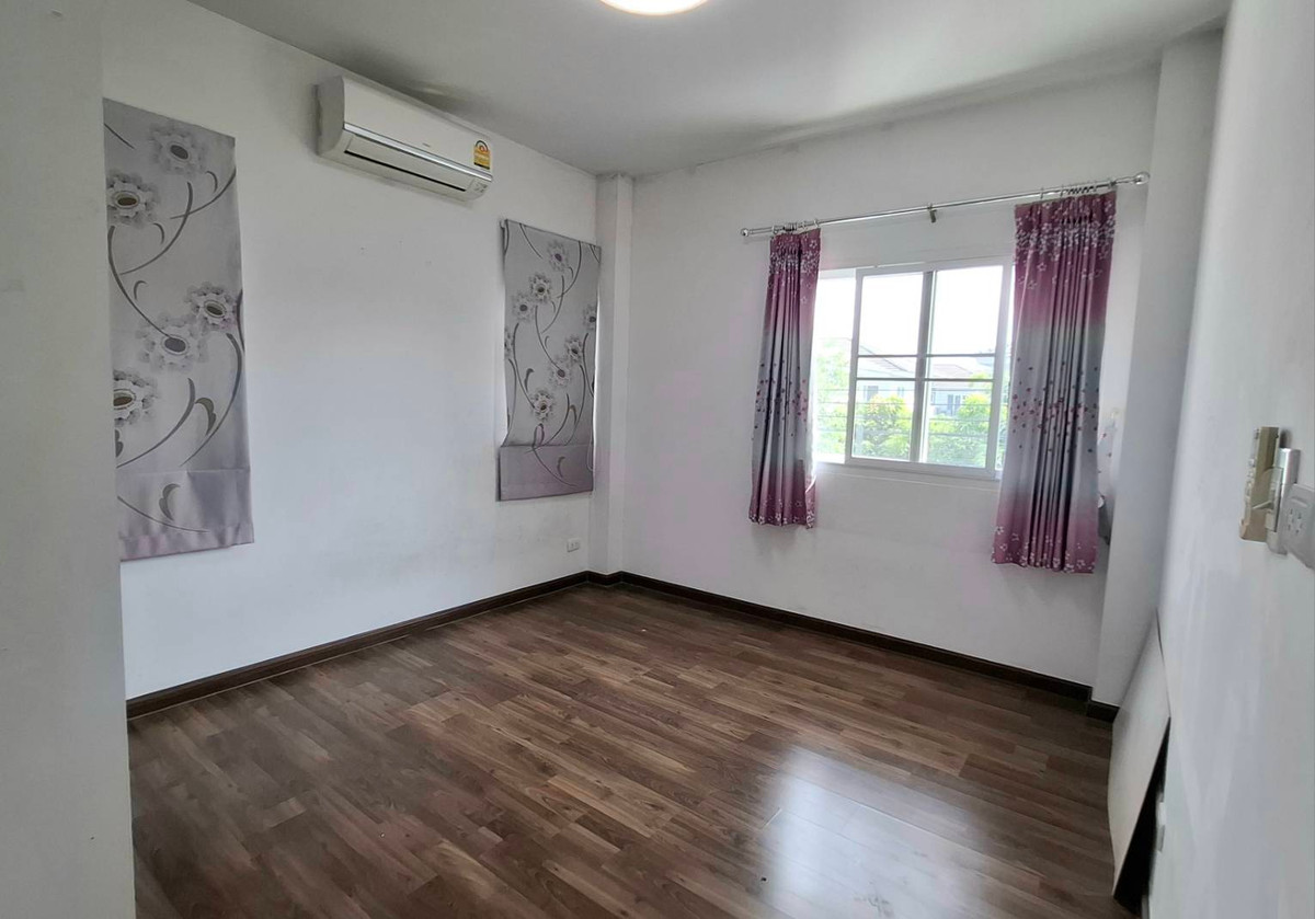 ขายบ้านนนทบุรี บางใหญ่ บางบัวทอง : ✨ บ้านเดี่ยว 5 ห้องนอน พร้อมอยู่ เดอะ ลิฟวิ่ง 3 บาย คุณาลัย  ต้นซอยวัดลาดปลาดุก บางบัวทอง บ้านนนทบุรี