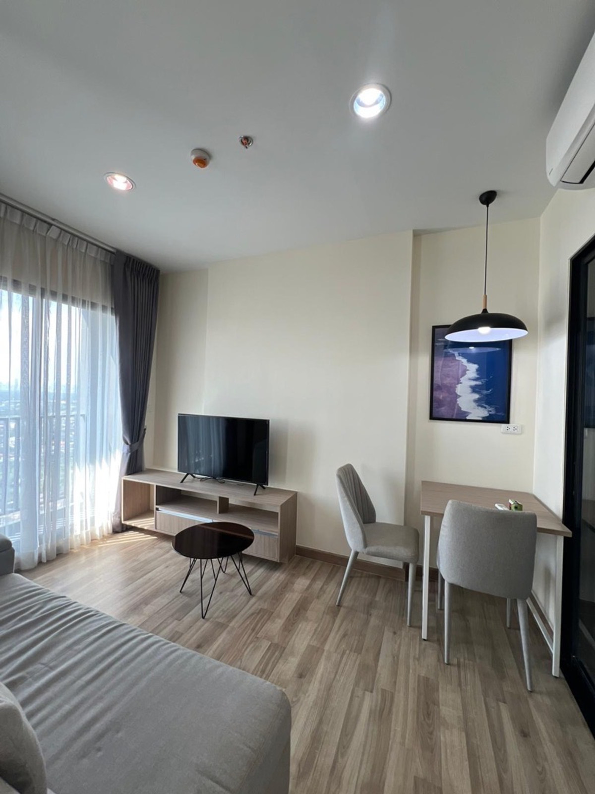 For RentCondoBangna, Bearing, Lasalle : Vacant room ready to move in, only 11,500 baht/month, best price, reduced from 13,000.