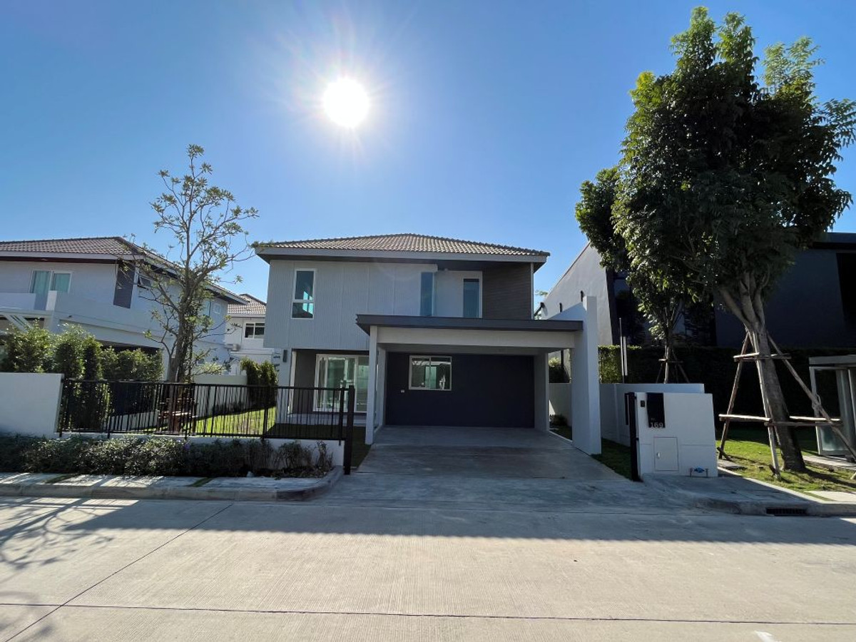 For SaleHouseNawamin, Ramindra : 2-story detached house for sale, Chaiyapruek Project Ramintra-Chatuchot Expressway, 70 sq m. with garden around the house, near Chatuchot Expressway.