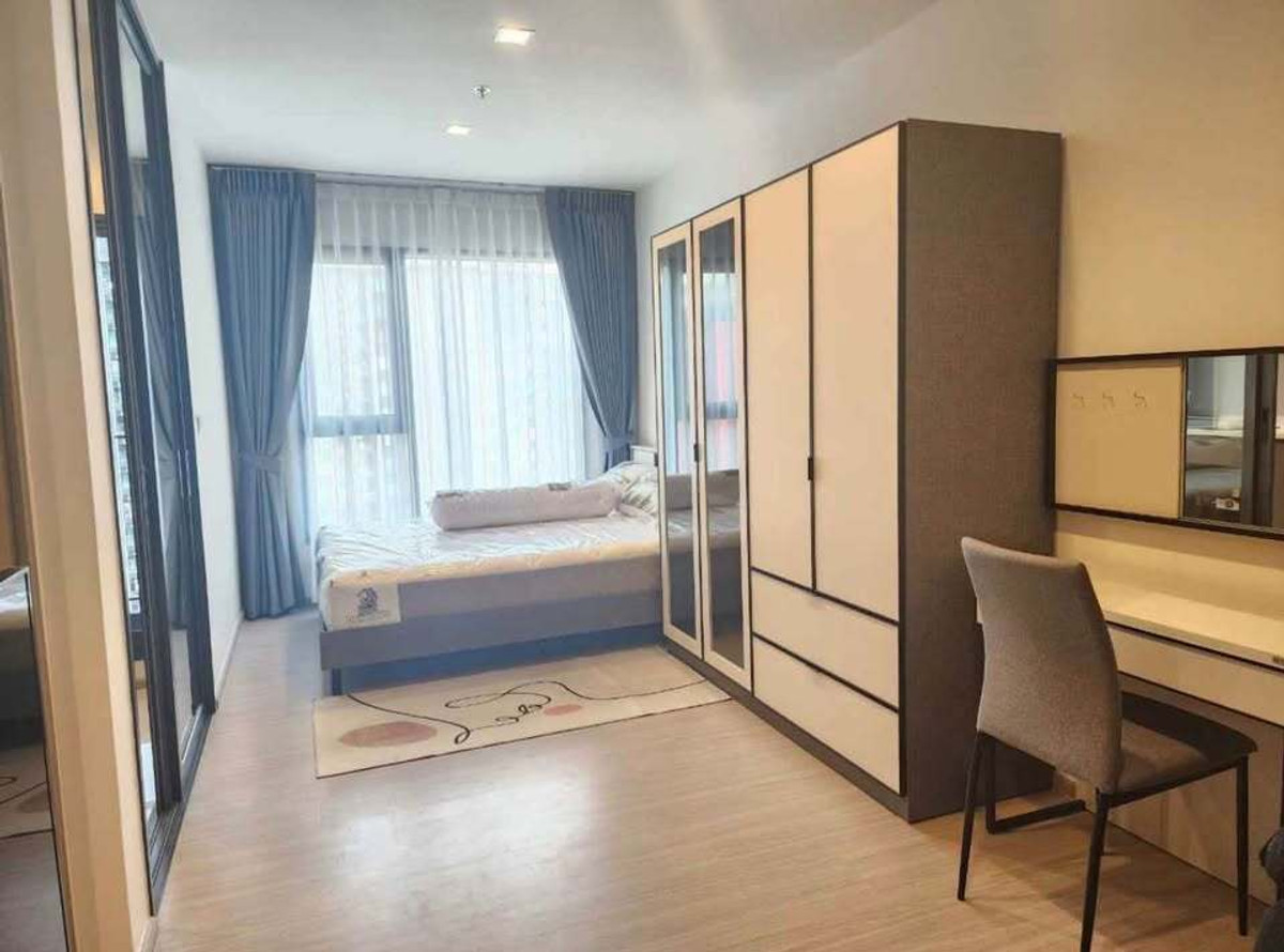 For RentCondoRama9, Petchburi, RCA : 🏙️✨ RB1385 Condo for rent Life Asoke Hype (Life Asoke Hype) ✨🏙️ Condo in the heart of the city. Located in the central business area of ​​Rama 9 - Asoke.