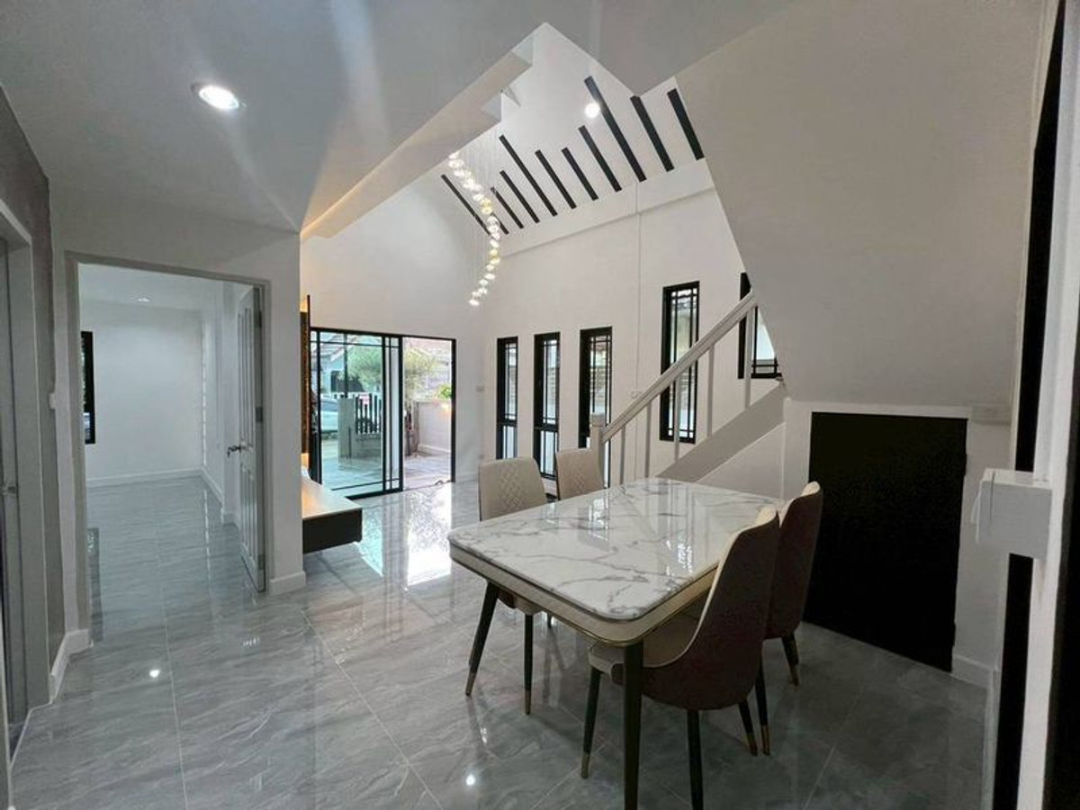 For SaleHousePathum Thani,Rangsit, Thammasat : 2-story townhouse for sale, Wararak Village, Rangsit - Khlong 3, area 26.8 square meters, 2 bedrooms. Along Khlong Sam Road, Khu Khot - Khlong Luang Public Works Road, Khlong Sam Subdistrict, Khlong Luang District, Pathum Thani