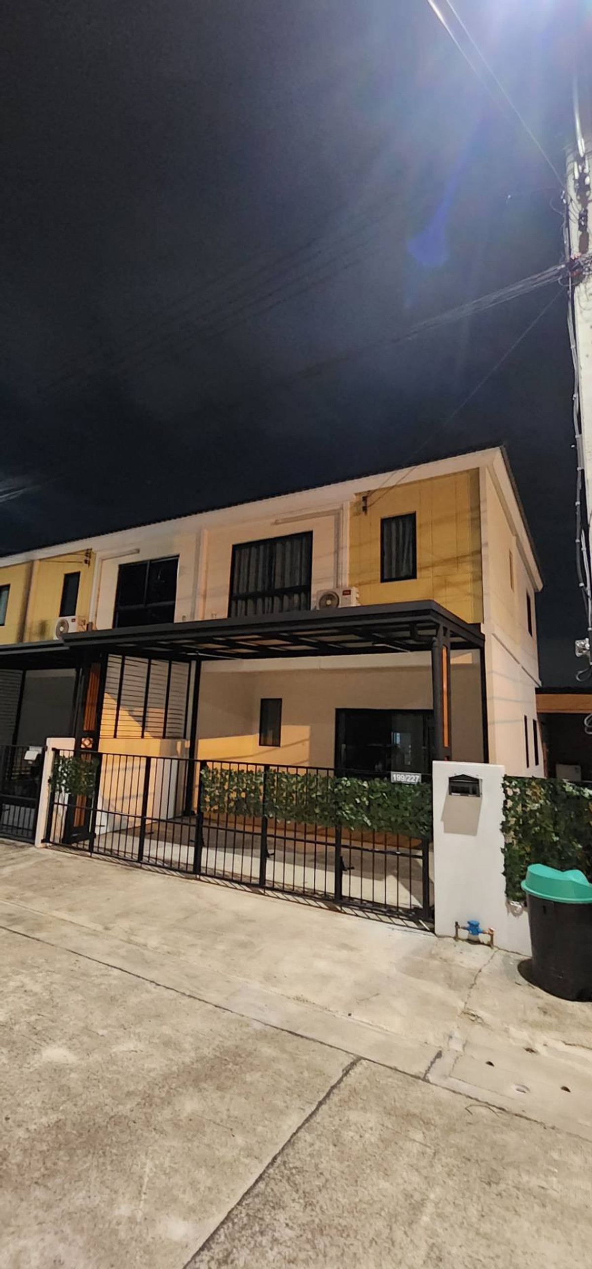 For RentTownhomeVipawadee, Don Mueang, Lak Si : The Connect, beautiful townhouse, Soi Thet Rachan, near Don Mueang, house available for rent, corner unit, has furniture.