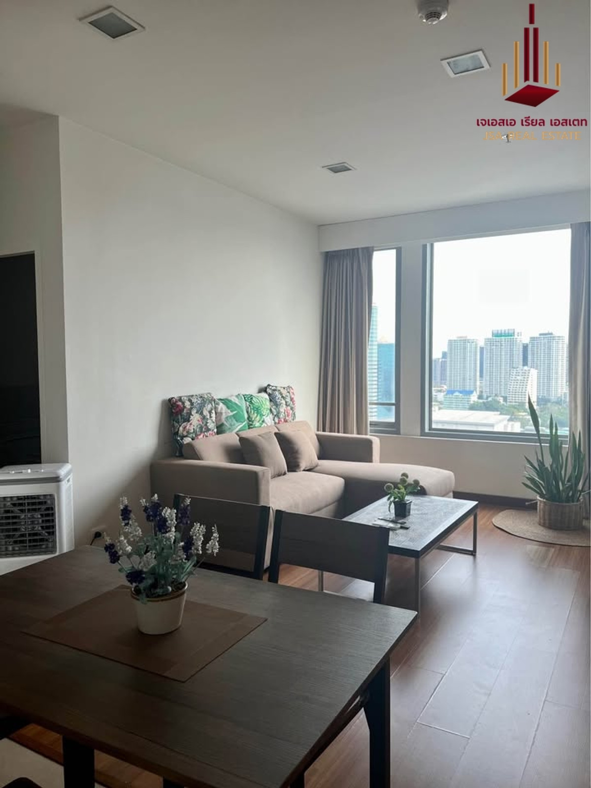 For SaleCondoKasetsart, Ratchayothin : ✨ For Sale: Vantage Ratchavipa Condo ✨ 💰 Only 3,590,000 THB