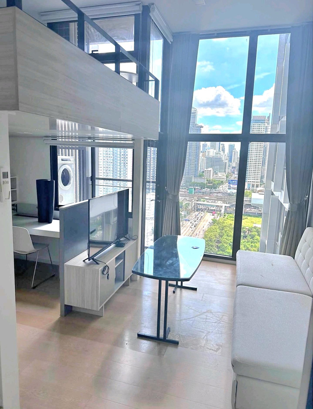 ให้เช่าคอนโดพระราม 9 เพชรบุรีตัดใหม่ RCA : โครงการ ชีวาทัย เรสซิเดนซ์ อโศก

ขนาด 30.18 ตร.ม.
1 ห้องนอน 1 ห้องน้ำ

ที่ตั้ง : ถ.อโศก – ดินแดง แขวงมักกะสัน เขตราชเทวี กรุงเทพฯ 
สถานที่ใกล้เคียง : 
– 350 m. Walk to MRT Rama 9 
– Airport Link มักกะสัน, -เซ็นทรัลพระราม 9 
- ฟอร์จูน, GMM, มศว 

พื้นที่ส่