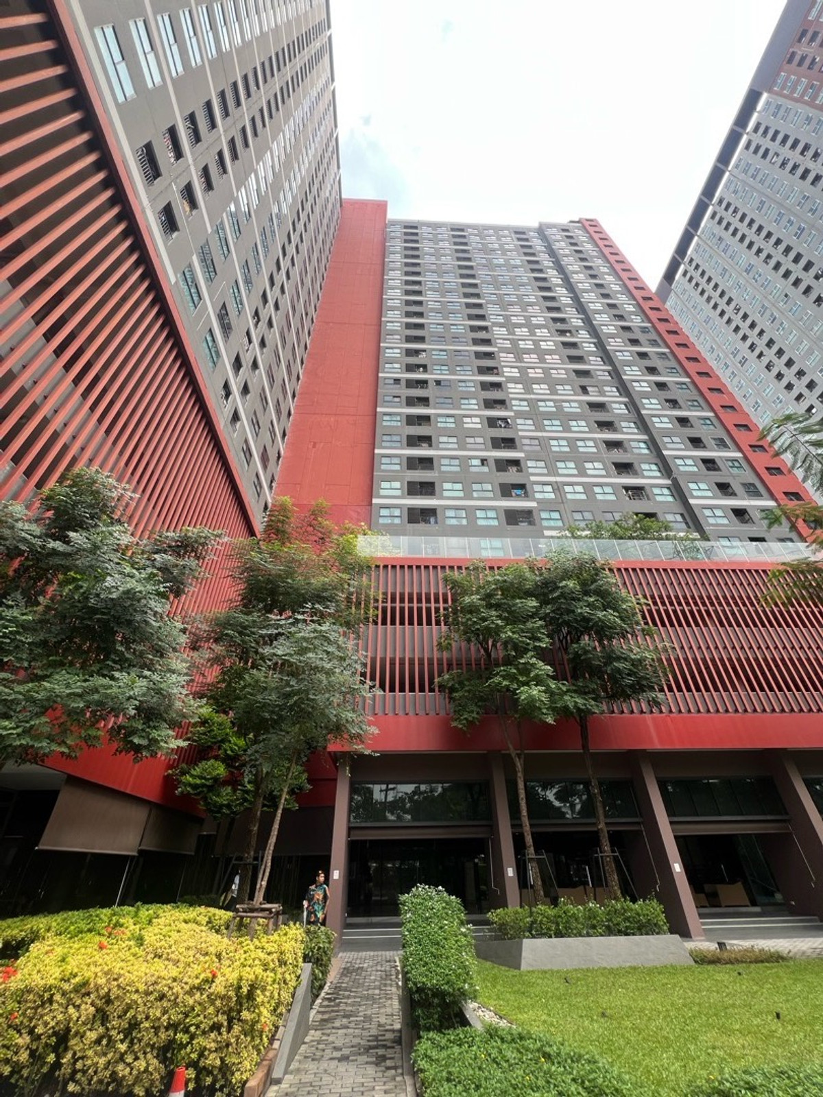 CondoRama9, Petchburi, RCA : 💰Urgent rent Oka Haus S36, 2 year contract, only 16,000/month.