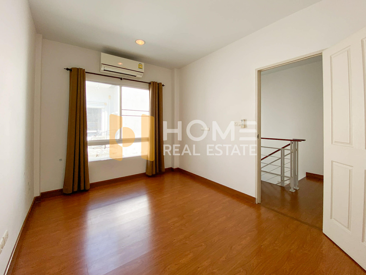 ขายทาวน์โฮมเอกชัย บางบอน : ทาวน์โฮม บ้านกลางเมือง เอสเซ้นส์ สาทร - ตากสิน 2 / 4 ห้องนอน (ขาย), Baan Klang Muang Sathorn - Taksin 2 / Townhome 4 Bedrooms (FOR SALE) BALL056