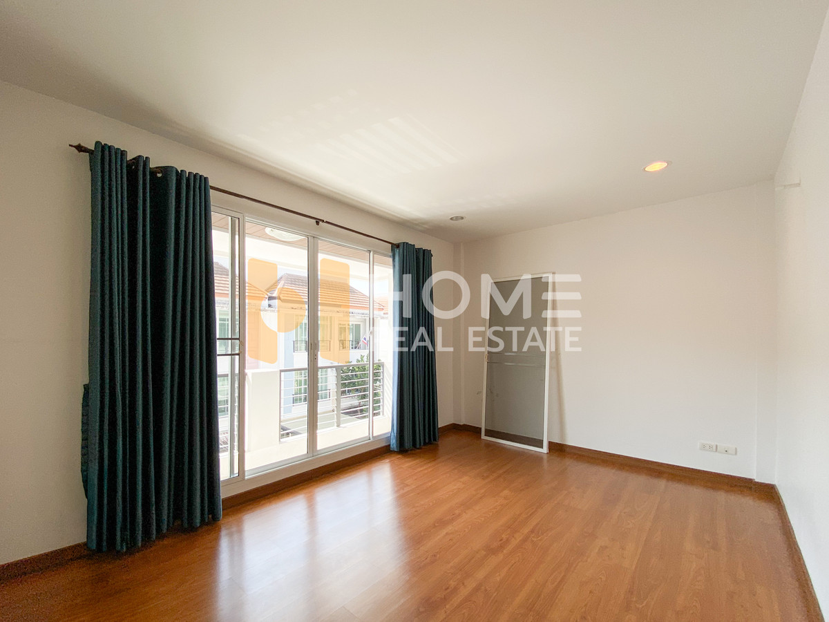 ขายทาวน์โฮมเอกชัย บางบอน : ทาวน์โฮม บ้านกลางเมือง เอสเซ้นส์ สาทร - ตากสิน 2 / 4 ห้องนอน (ขาย), Baan Klang Muang Sathorn - Taksin 2 / Townhome 4 Bedrooms (FOR SALE) BALL056