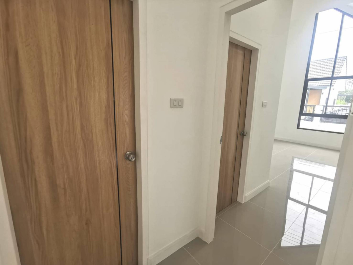 For SaleHousePattaya, Bangsaen, Chonburi : New project house, Ban Huai Kapi, Bang Saen, 3 bedrooms, mountain view, quality materials.