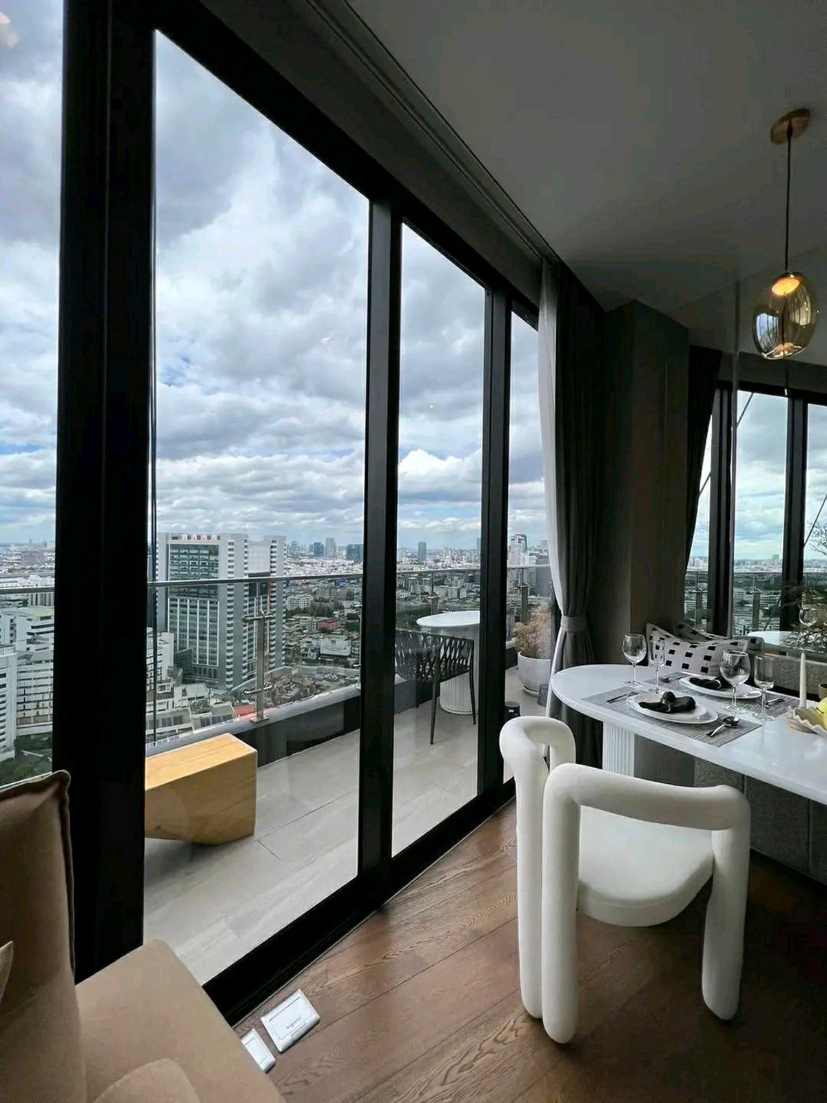 ให้เช่าคอนโดอารีย์ อนุสาวรีย์ : 💫💫 Super High Floor 32 with Super Big Balcony and Stunning View 