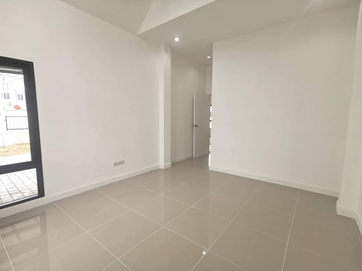 For SaleHousePattaya, Bangsaen, Chonburi : New project house, Ban Huai Kapi, Bang Saen, 3 bedrooms, mountain view, quality materials.