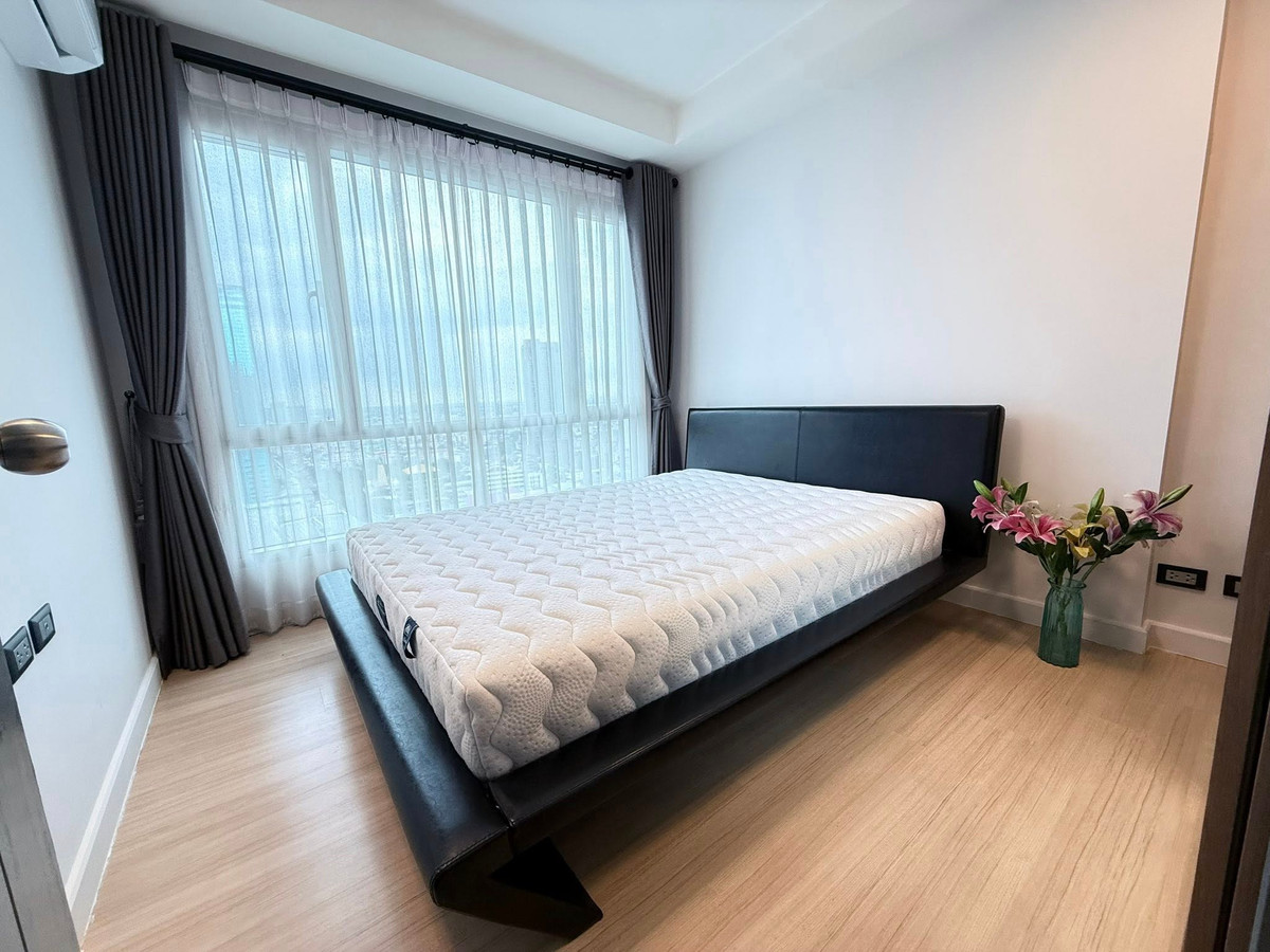 For RentCondoRama9, Petchburi, RCA : 🔴18,000฿🔴 𝗧𝗵𝗿𝘂 𝗧𝗵𝗼𝗻𝗴𝗹𝗼𝗿┃True Thonglor ✅ near BTS Thonglor. Happy to serve. If interested, talk to 𝙇𝙄𝙉𝙀. (Responds very quickly):​📱 Property code​ 6811-0602📱: Line ID:@bbcondo88