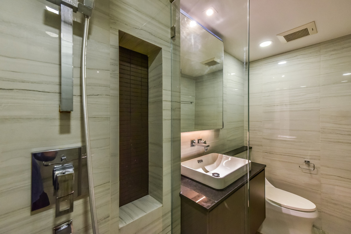 ให้เช่าคอนโดสยาม จุฬา สามย่าน : Klass Siam 1 Bedroom 45 Sq.m. Low rise condo BTS National stadium, Siam area Best price