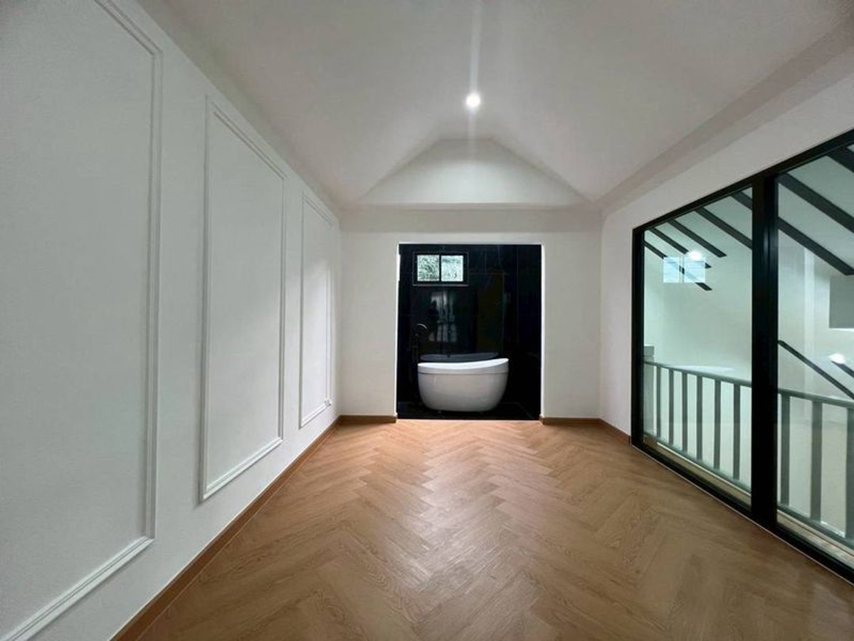 For SaleHousePathum Thani,Rangsit, Thammasat : 2-story townhouse for sale, Wararak Village, Rangsit - Khlong 3, area 26.8 square meters, 2 bedrooms. Along Khlong Sam Road, Khu Khot - Khlong Luang Public Works Road, Khlong Sam Subdistrict, Khlong Luang District, Pathum Thani