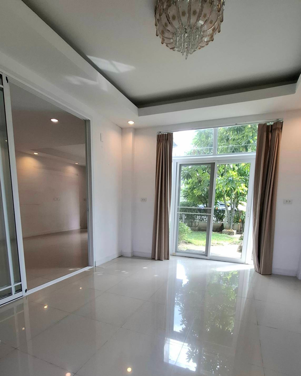 ขายบ้านนนทบุรี บางใหญ่ บางบัวทอง : ✨ บ้านเดี่ยว 5 ห้องนอน พร้อมอยู่ เดอะ ลิฟวิ่ง 3 บาย คุณาลัย  ต้นซอยวัดลาดปลาดุก บางบัวทอง บ้านนนทบุรี