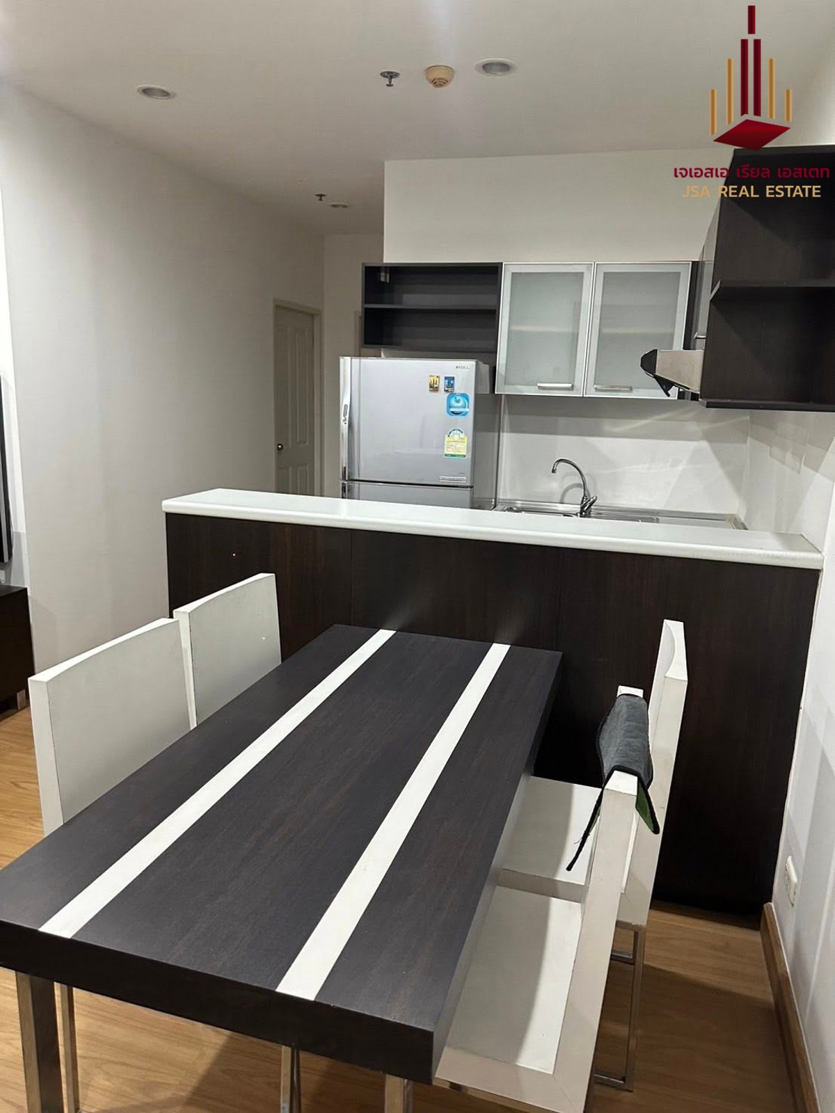 For RentCondoRatchathewi,Phayathai : ✨ For Rent: The Complete Rajprarop Condo ✨ 💰 Only 25,000 THB/month