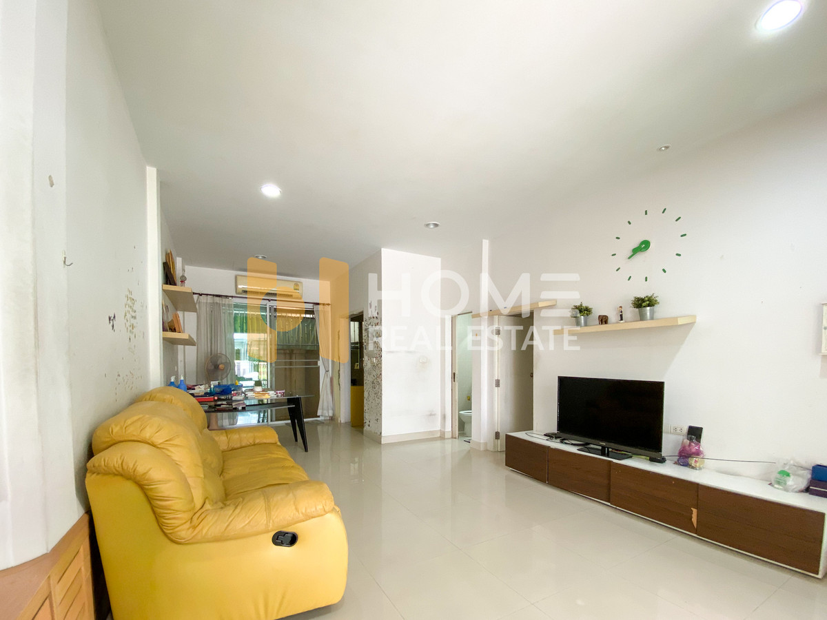 ขายทาวน์โฮมเอกชัย บางบอน : ทาวน์โฮม บ้านกลางเมือง เอสเซ้นส์ สาทร - ตากสิน 2 / 4 ห้องนอน (ขาย), Baan Klang Muang Sathorn - Taksin 2 / Townhome 4 Bedrooms (FOR SALE) BALL056