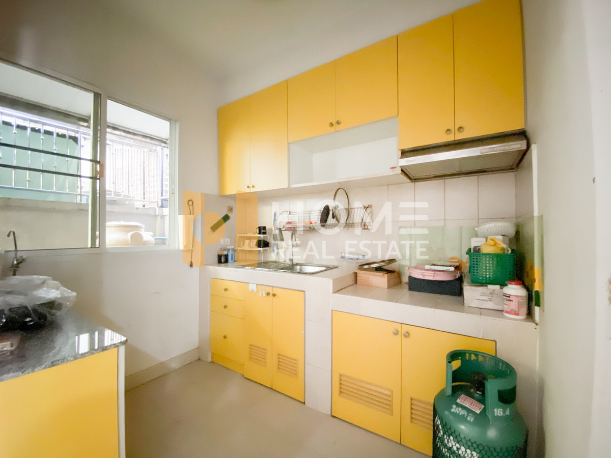 ขายทาวน์โฮมเอกชัย บางบอน : ทาวน์โฮม บ้านกลางเมือง เอสเซ้นส์ สาทร - ตากสิน 2 / 4 ห้องนอน (ขาย), Baan Klang Muang Sathorn - Taksin 2 / Townhome 4 Bedrooms (FOR SALE) BALL056