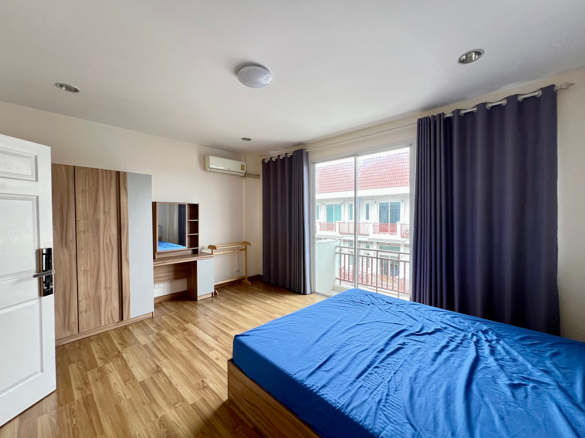 ขายทาวน์โฮมเกษตร นวมินทร์ ลาดปลาเค้า : ขายทาวน์โฮม 3 ชั้น Premium Place 9 เอกมัย–รามอินทรา (ถนนสุคนธสวัสดิ์) | สไตล์โมเดิร์น พื้นที่ใช้สอยใหญ่ เดินทางสะดวก