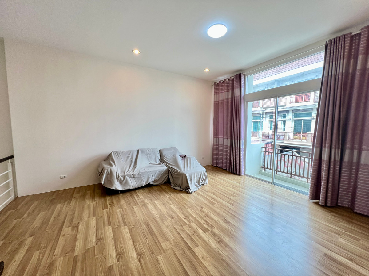 ขายทาวน์โฮมเกษตร นวมินทร์ ลาดปลาเค้า : ขายทาวน์โฮม 3 ชั้น Premium Place 9 เอกมัย–รามอินทรา (ถนนสุคนธสวัสดิ์) | สไตล์โมเดิร์น พื้นที่ใช้สอยใหญ่ เดินทางสะดวก